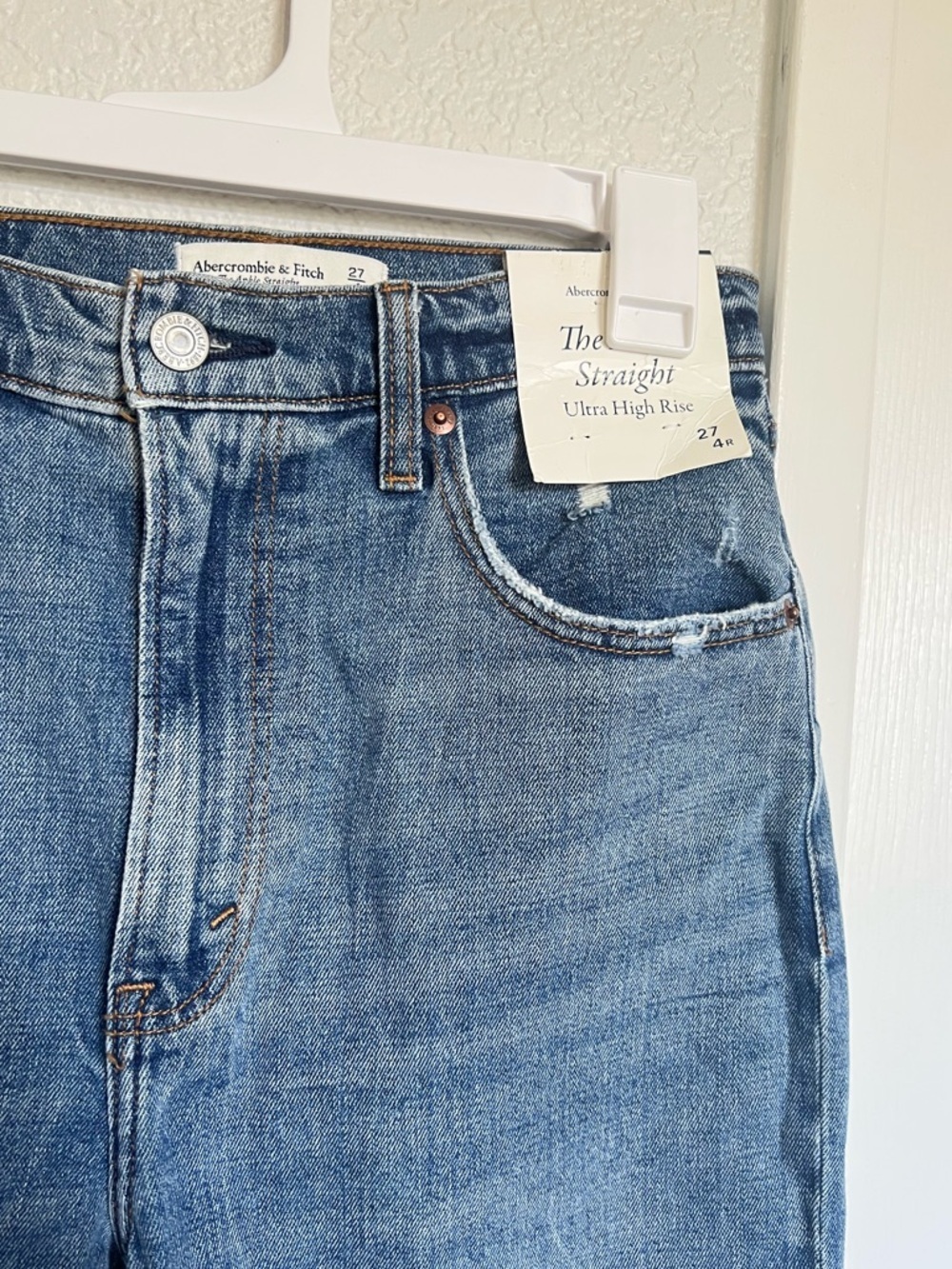 Abercrombie & Fitch The Ankle Straight Ultra High Rise Distressed Jeans - Picture 2 of 11